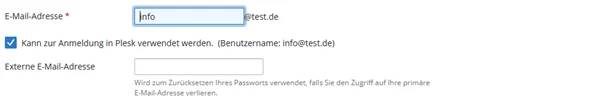 Formular einer E-Mail-Adresse in Plesk mit dem Hinweis Kann zur Anmeldung in Plesk verwendet werden und dem darunter liegenden Feld Externe E-Mail-Adresse